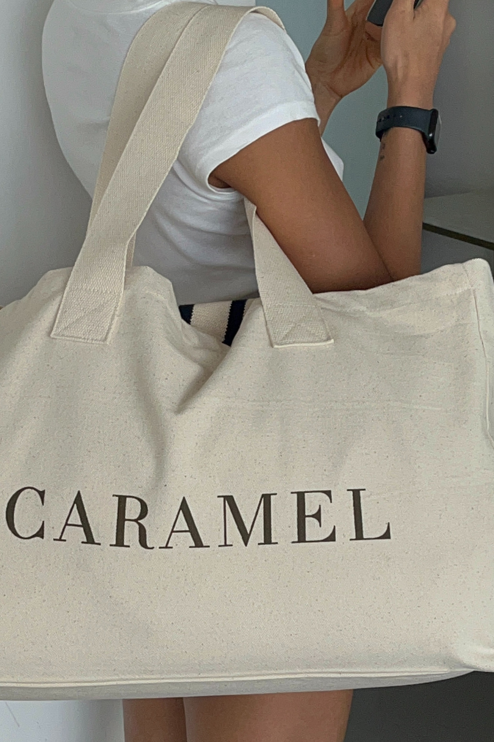 CARAMEL ESSENTIAL TOTE
