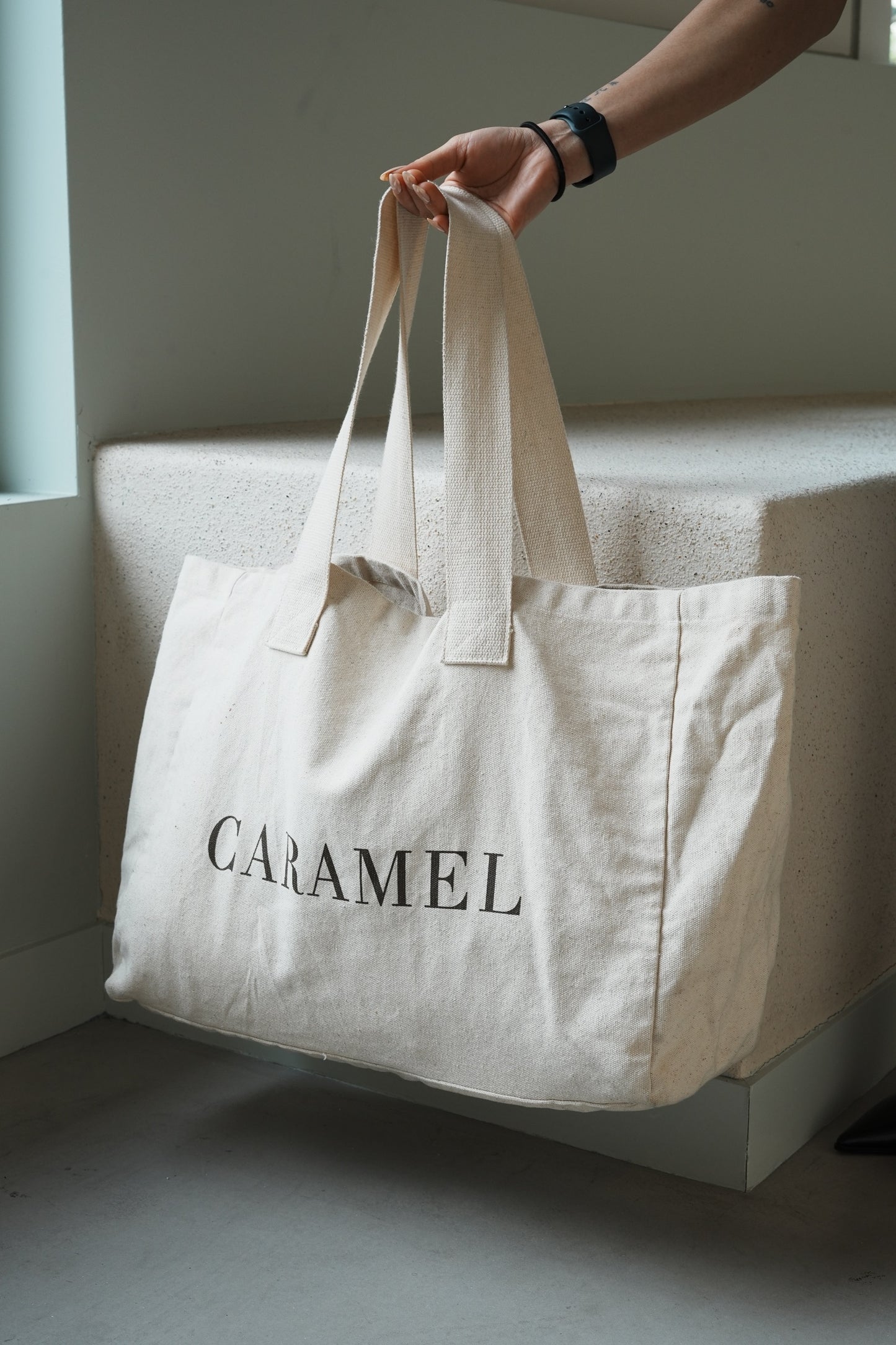 CARAMEL ESSENTIAL TOTE